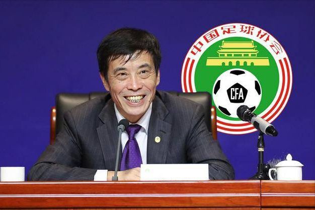 他揉捏她两乳不停呻吟在线播放