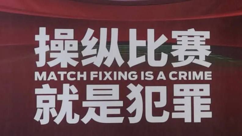 水野朝阳紧身裙女教师